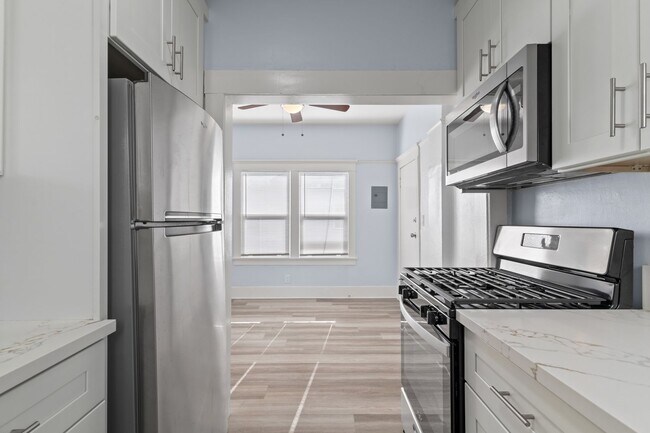 Foto del edificio - 1049 E 5th St