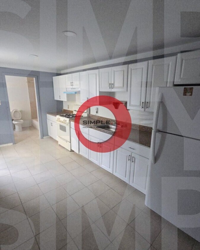 Foto principal - 4 Bedroom / 2 bathroom house