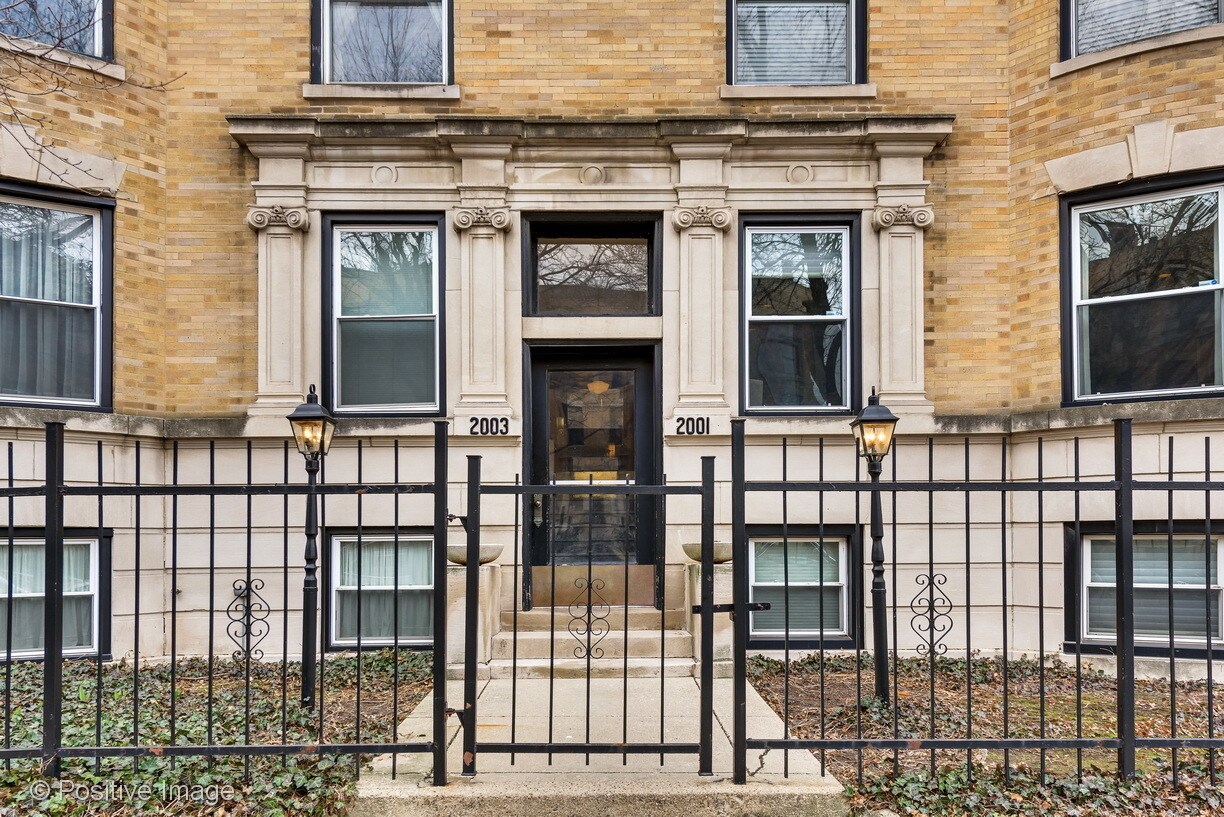 Primary Photo - 2001 N Howe St