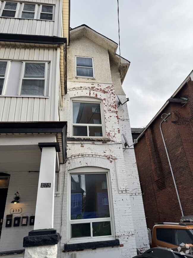 Building Photo - 275 Bronson Ave