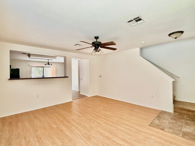 Foto del edificio - Spacious 3x2.5 South Austin Home