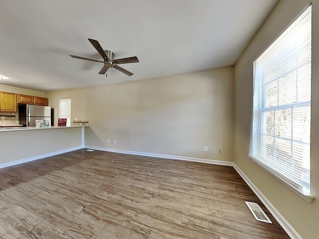 Foto del edificio - 6227 Dumont Ln