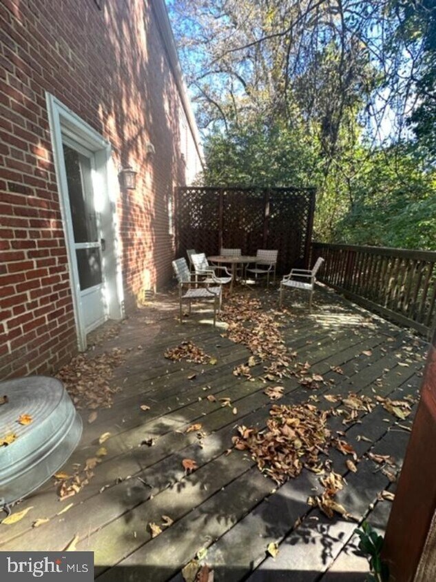 Primary Photo - 6653 Fairfax Rd