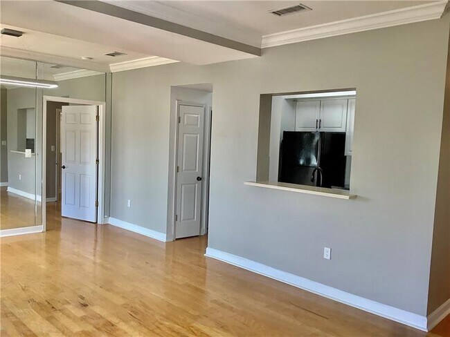 Foto del edificio - 2161 Peachtree St NE