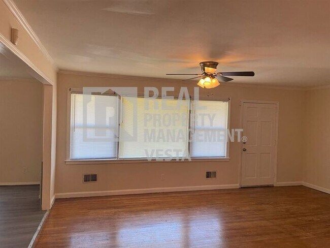 Building Photo - Spacious Four Bedroom House Near Amerson Park