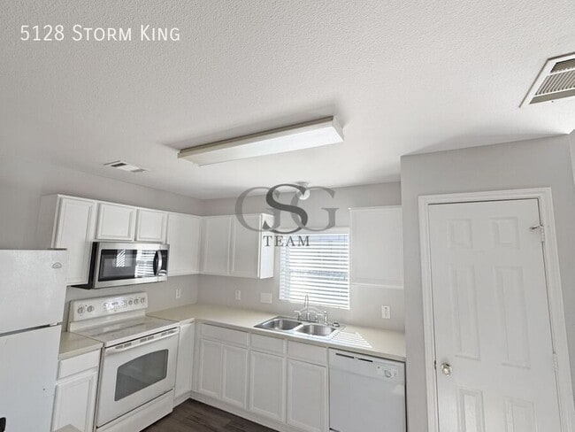 Building Photo - 5128 Storm King