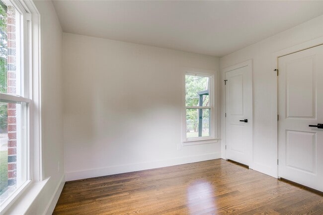 Building Photo - 3407 La Verne Ave