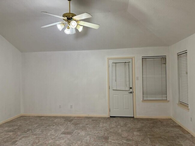 Foto del edificio - 17210 Valemist Ct