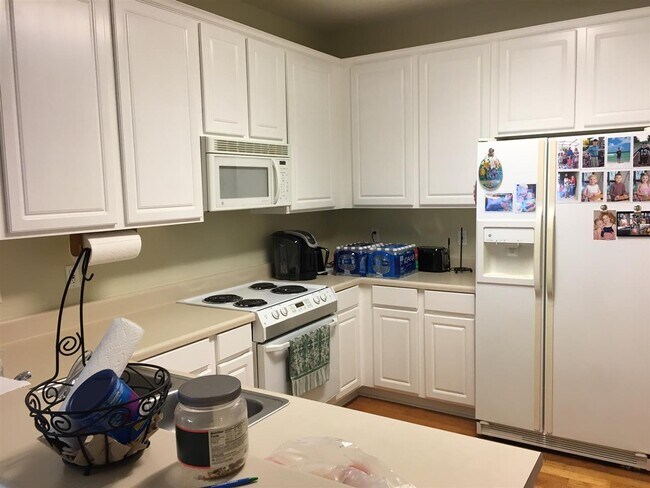 Building Photo - 3814 Pine Walk Dr
