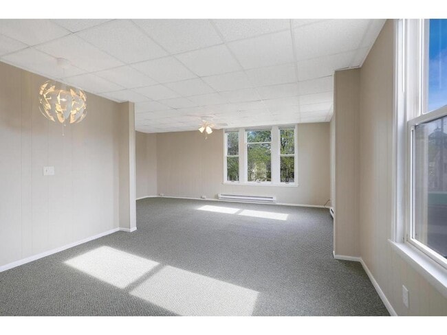 Building Photo - 3103 Irving Ave S