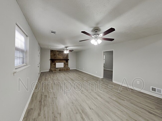 Foto del edificio - 6978 Cedar Dr