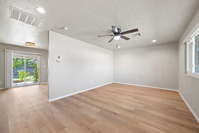 Foto del edificio - Beautiful 4-Bedroom St George Home - Newly...
