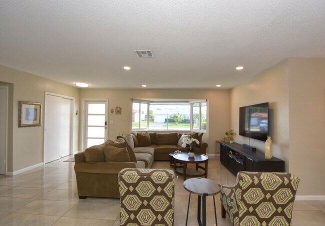 Foto del edificio - 609 S Crescent Dr