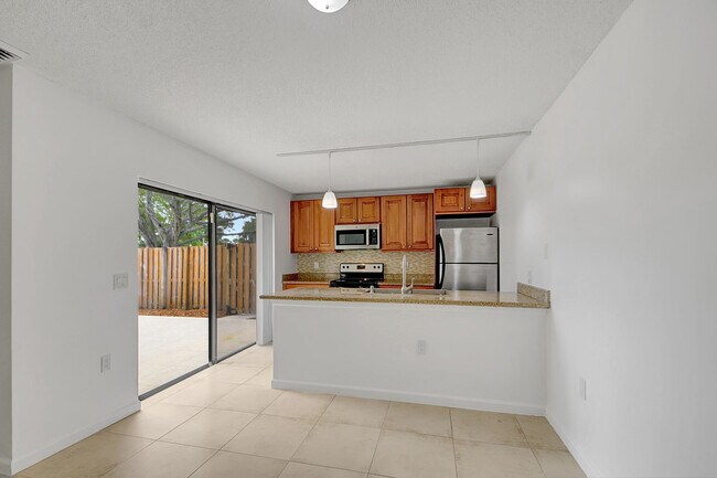 Building Photo - 851 Blue Ridge Cir