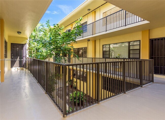 Foto del edificio - 7845 NE Bayshore Ct