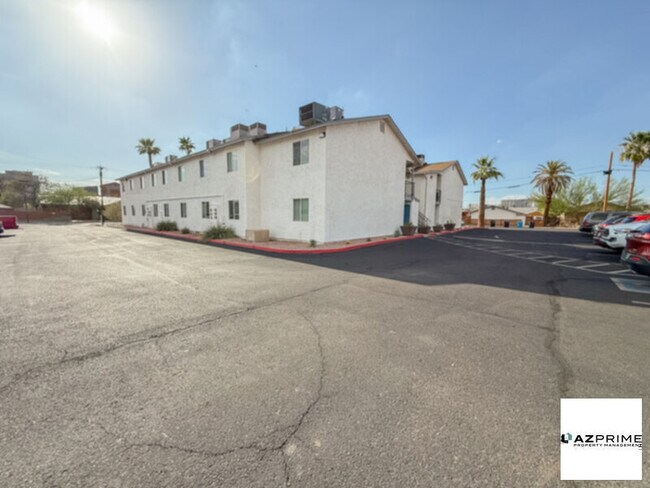 Building Photo - Welcome to This Modern, Upgraded 1/1 Apart...