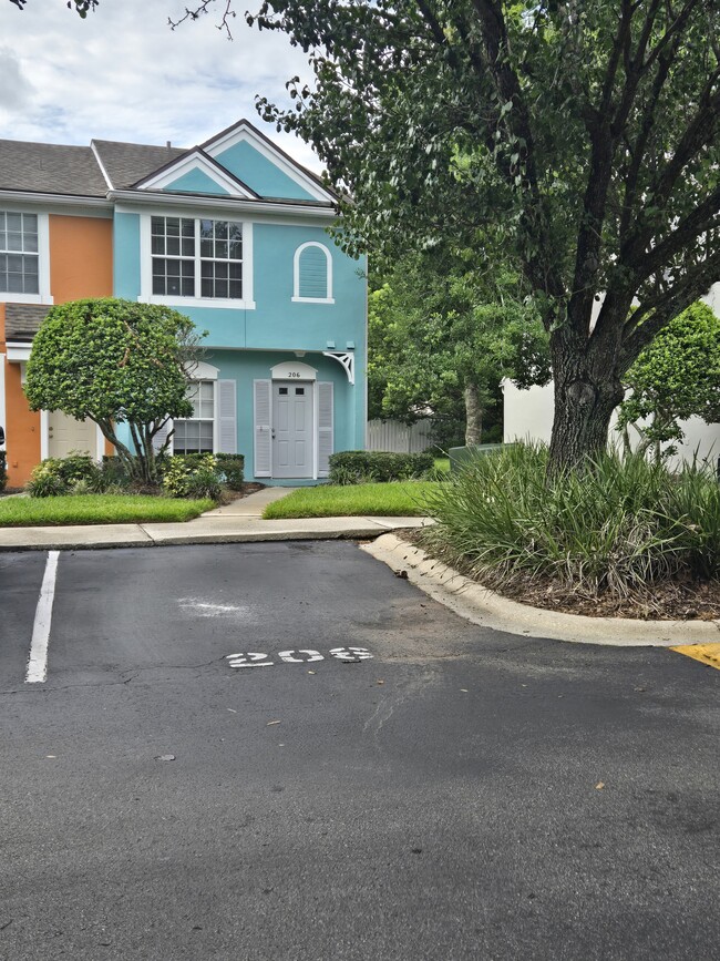 206 + Assigned Parking - 12311 Kensington Lakes Dr