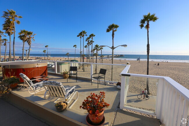 Building Photo - 3003 Ocean Front Walk