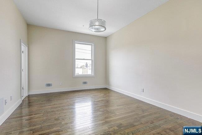 Building Photo - 542 29th St