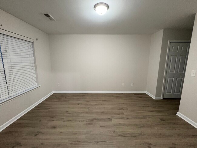 Building Photo - 655 Grasswren Way