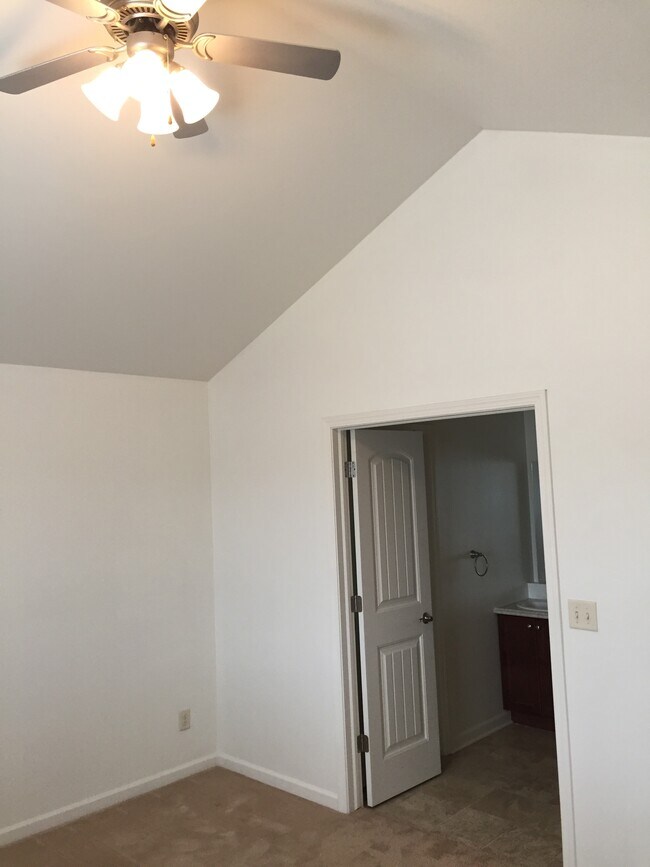 Foto del edificio - 1123 Ridge Creek Cir