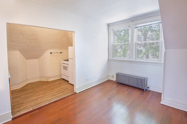 Building Photo - 405 Biddle Ave