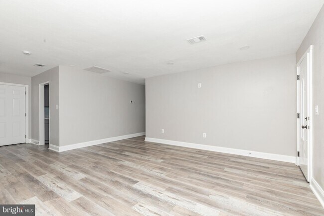 Foto del edificio - 719 Cotter Rd