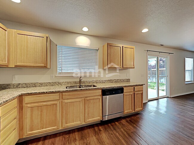 Building Photo - 4511 N Heritage View Ave
