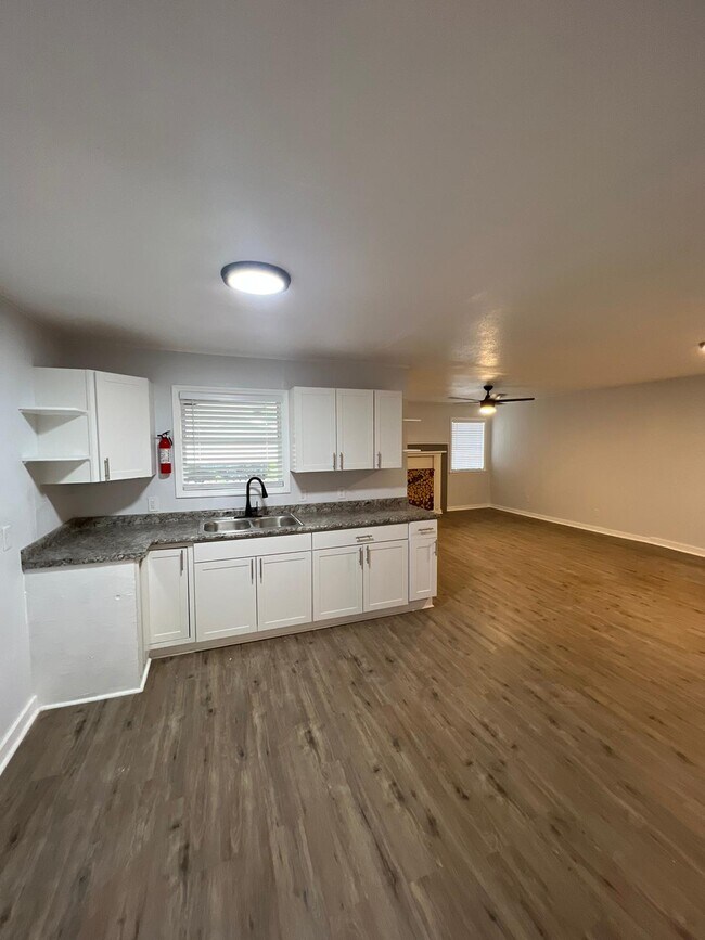 Foto del edificio - 314 McDowell Park Cir