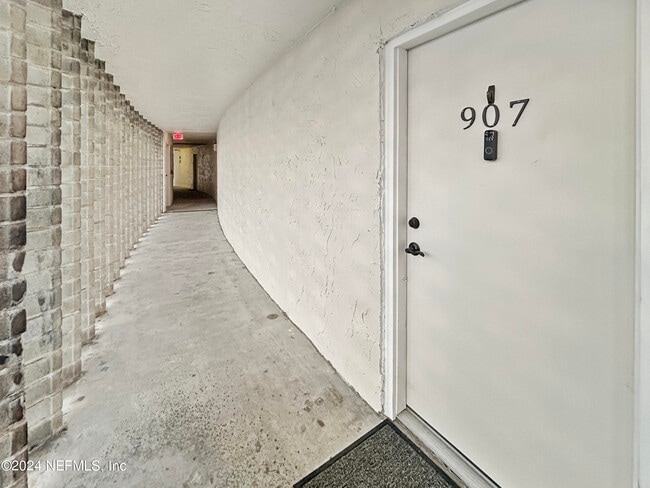 Building Photo - 1601 Ocean Dr S