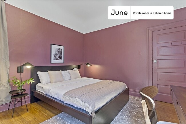 Building Photo - Private bedroom in 4 bed/1.5 bath Home