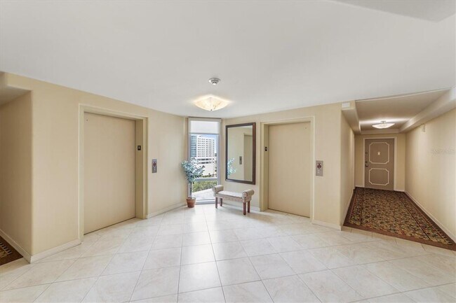 Foto del edificio - 1111 N Gulfstream Ave