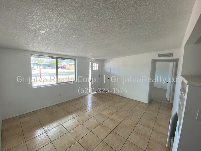 Foto del edificio - 3404-3406 E Glenn St