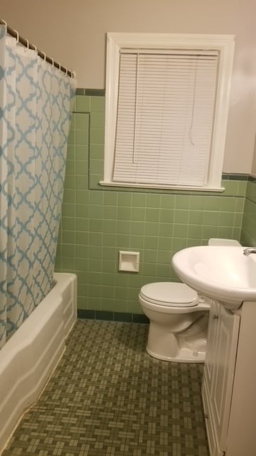 Bathroom - 1405 Hill St