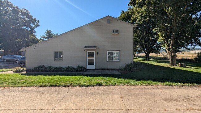 Foto del edificio - MN Cedar Village (797)