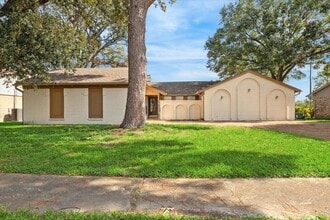 Building Photo - 5423 Bent Bough Ln