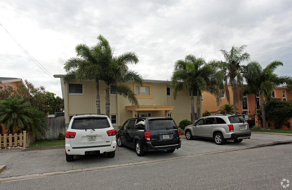 Building Photo - Dockside Villas