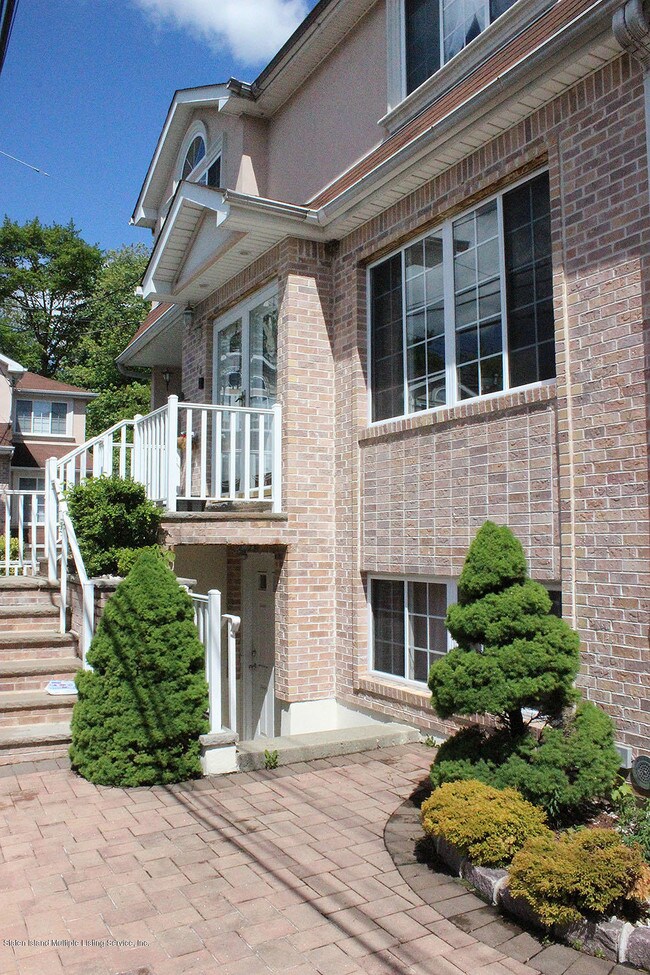 Building Photo - 40 Orbit Ln