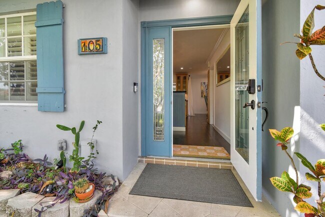 Foto del edificio - 105 Orchard Ridge Ln