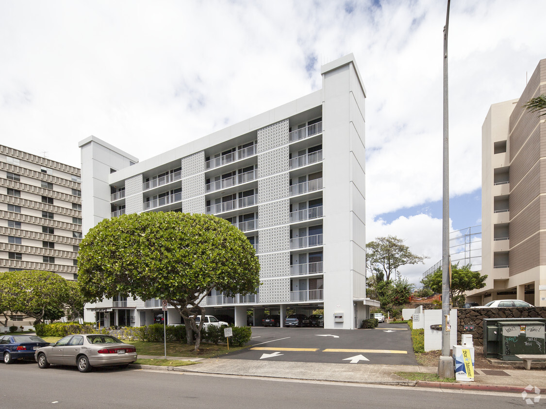 Building Photo - East Lake Apartments