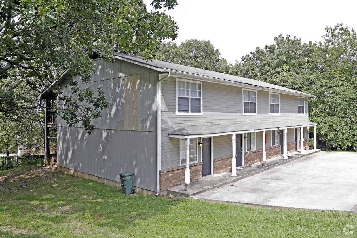 Foto del edificio - 2409 N Brophy Ave