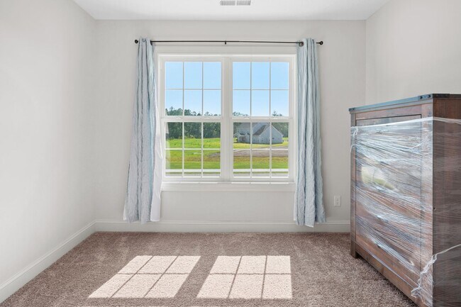 Foto del edificio - Perfect 4 bedroom & 2 1/2 bath!