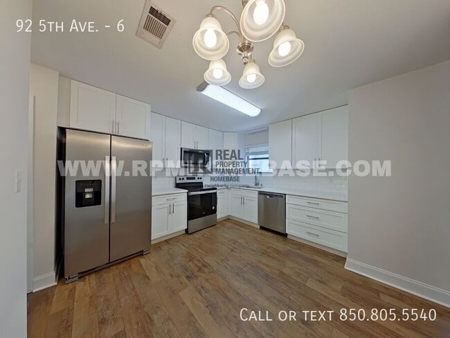 Building Photo - 92 5th Ave
