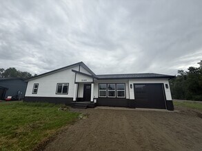 Building Photo - 5364-5364 S Gilca Pl