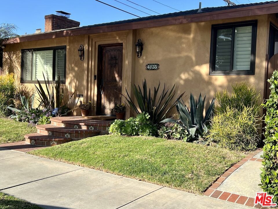 Primary Photo - 4135 S Norton Ave