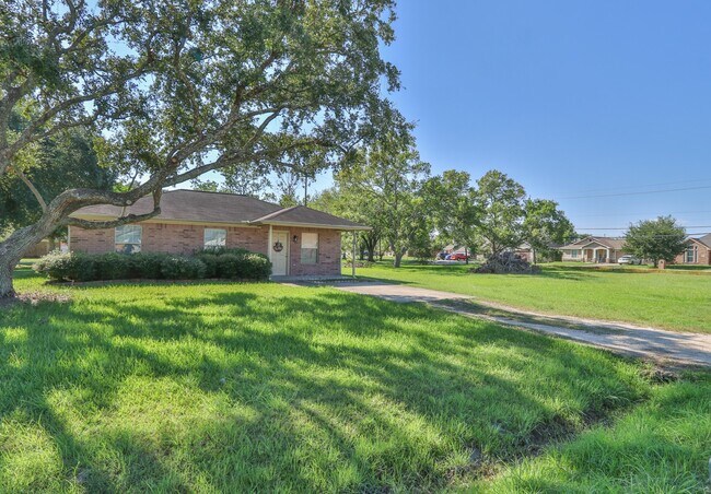 Building Photo - 4002 Avenue N 1/2