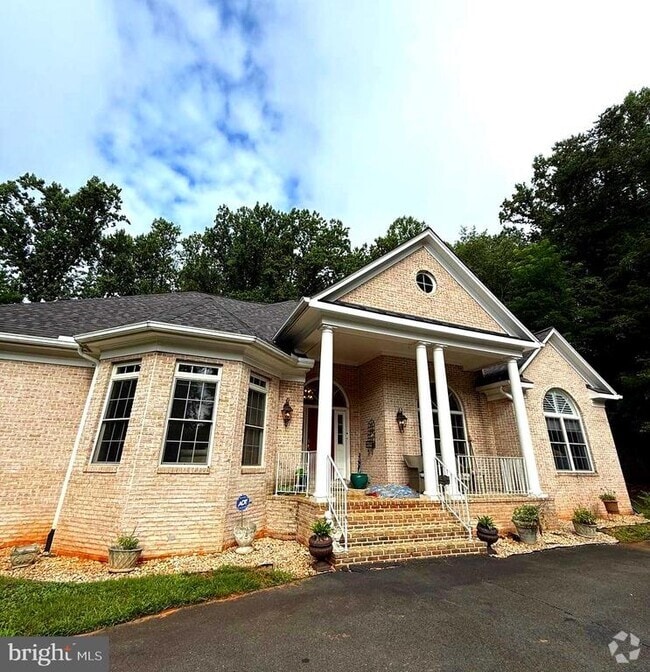 Building Photo - 10408 Marbury Rd