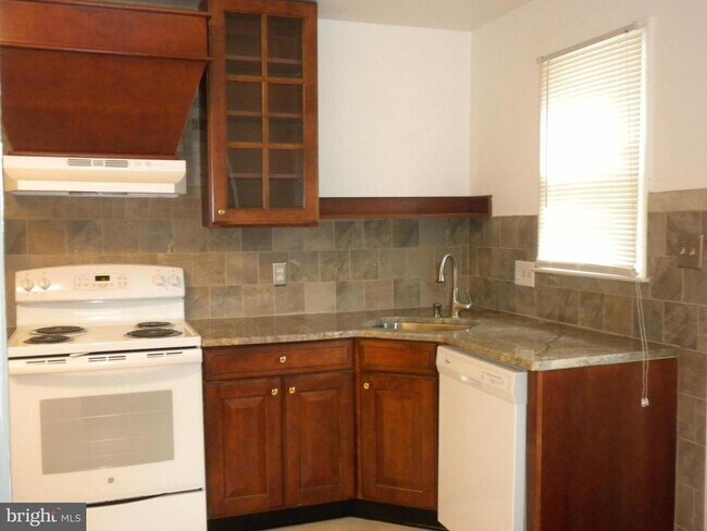 Foto del edificio - 3706 Double Rock Ln