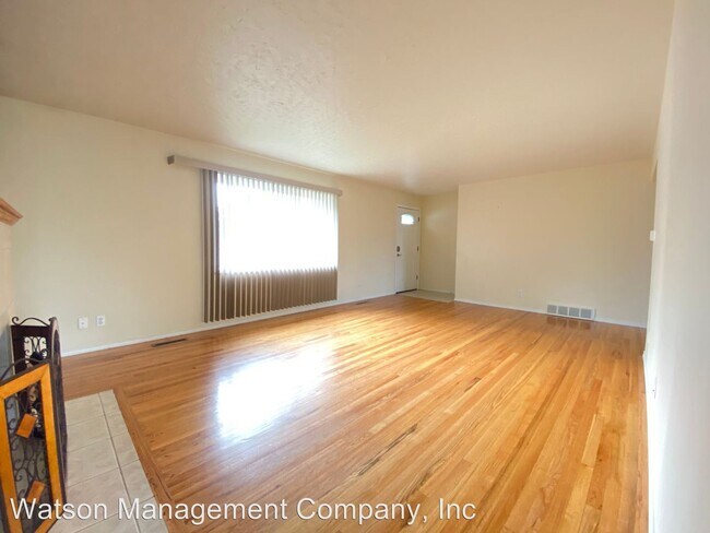 Building Photo - 3 br, 1.5 bath House - 1106 W Wedgewood