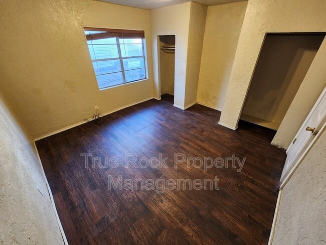 Building Photo - 913 N Highland Ave